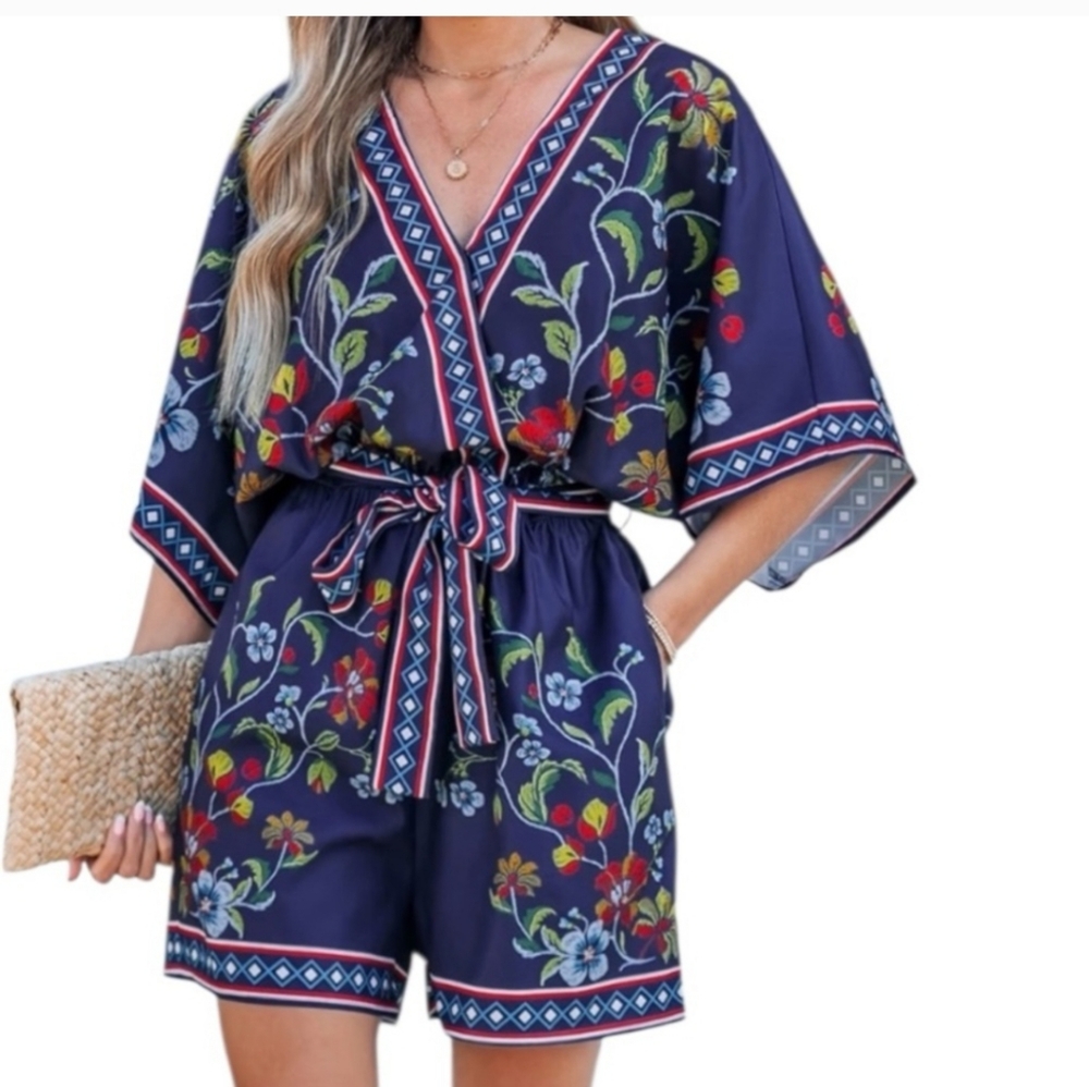NWT CUPSHE Tropical Short Sleeve V-Neck Romper Size M.  *Does Not Include Belt